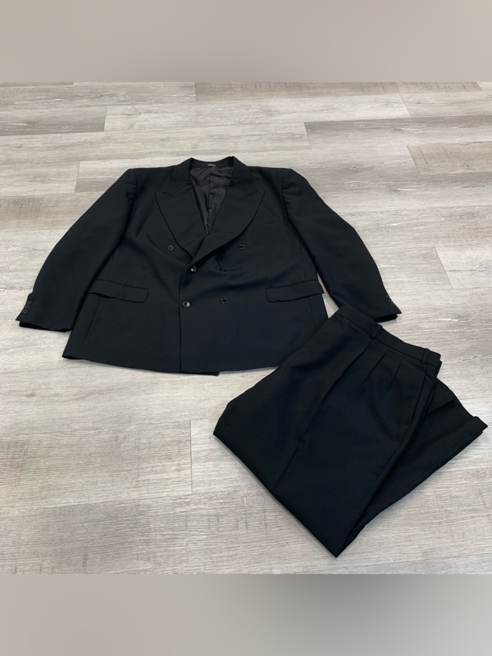 DiPalma Men's Black Double-Breasted Suit
